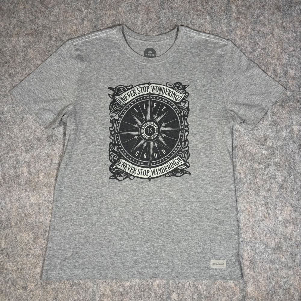 Life Is Good Crusher Tee Mens M Gray Never Stop Wondering Wandering Compass